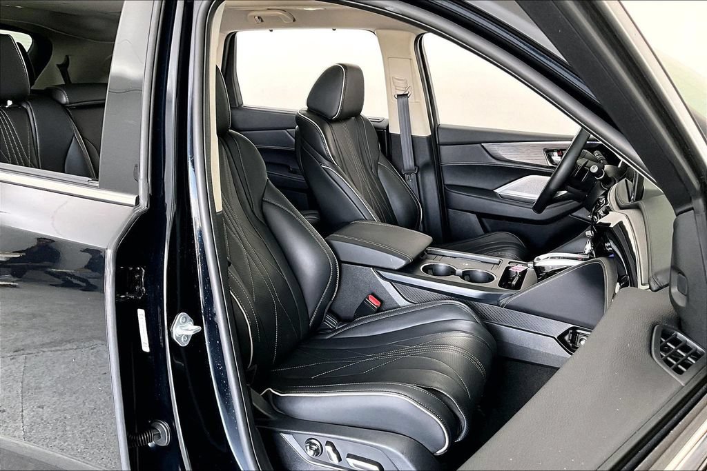 Certified 2025 Acura MDX SH-AWD w/ Advance Package image 9