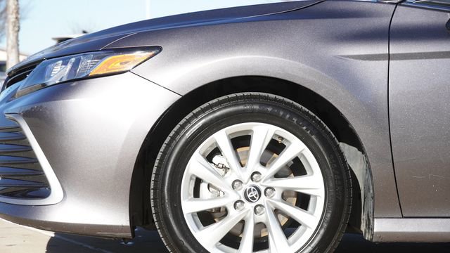 Used 2024 Toyota Camry LE image 5
