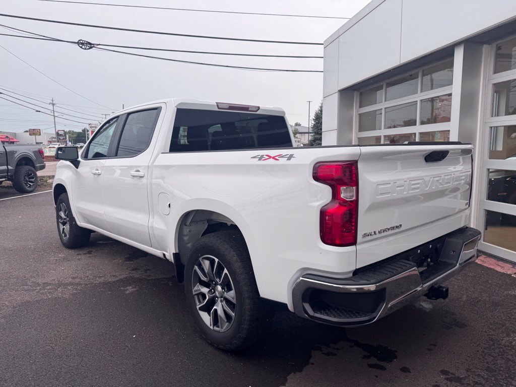 Used 2024 Chevrolet Silverado 1500 LT AWD/4WD image 5