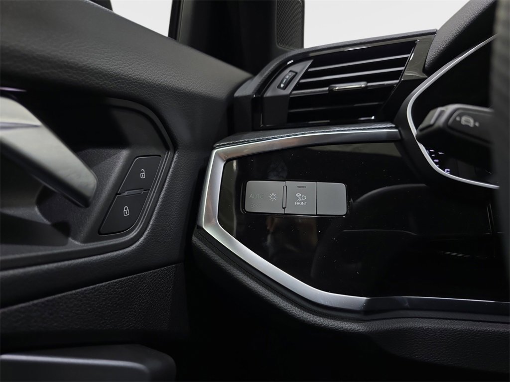 New 2025 Audi Q3 2.0T Premium Plus image 24