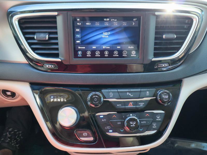 Used 2020 Chrysler Pacifica Touring w/ Cold Weather Group image 19