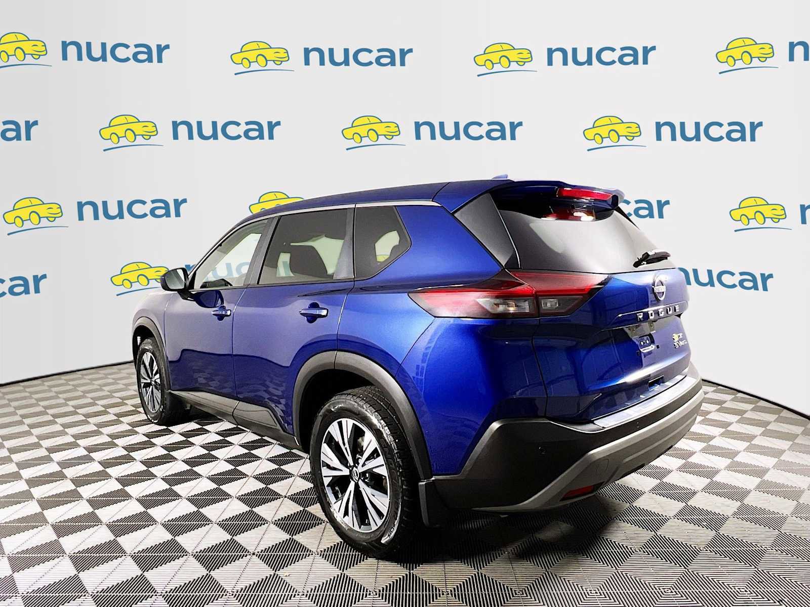 Used 2023 Nissan Rogue SV image 5