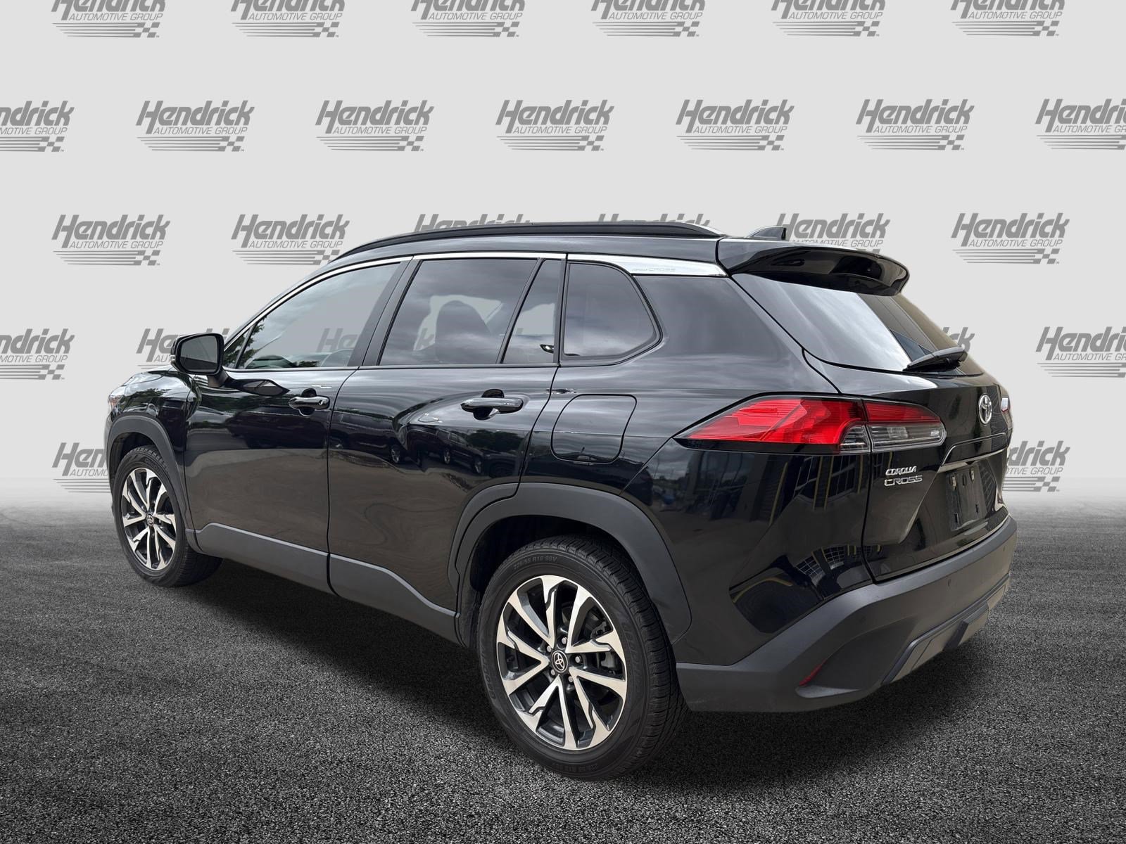 Used 2023 Toyota Corolla Cross XLE w/ Convenience Package AWD/4WD image 3