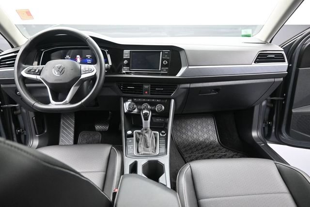 Used 2023 Volkswagen Jetta SE FWD image 14