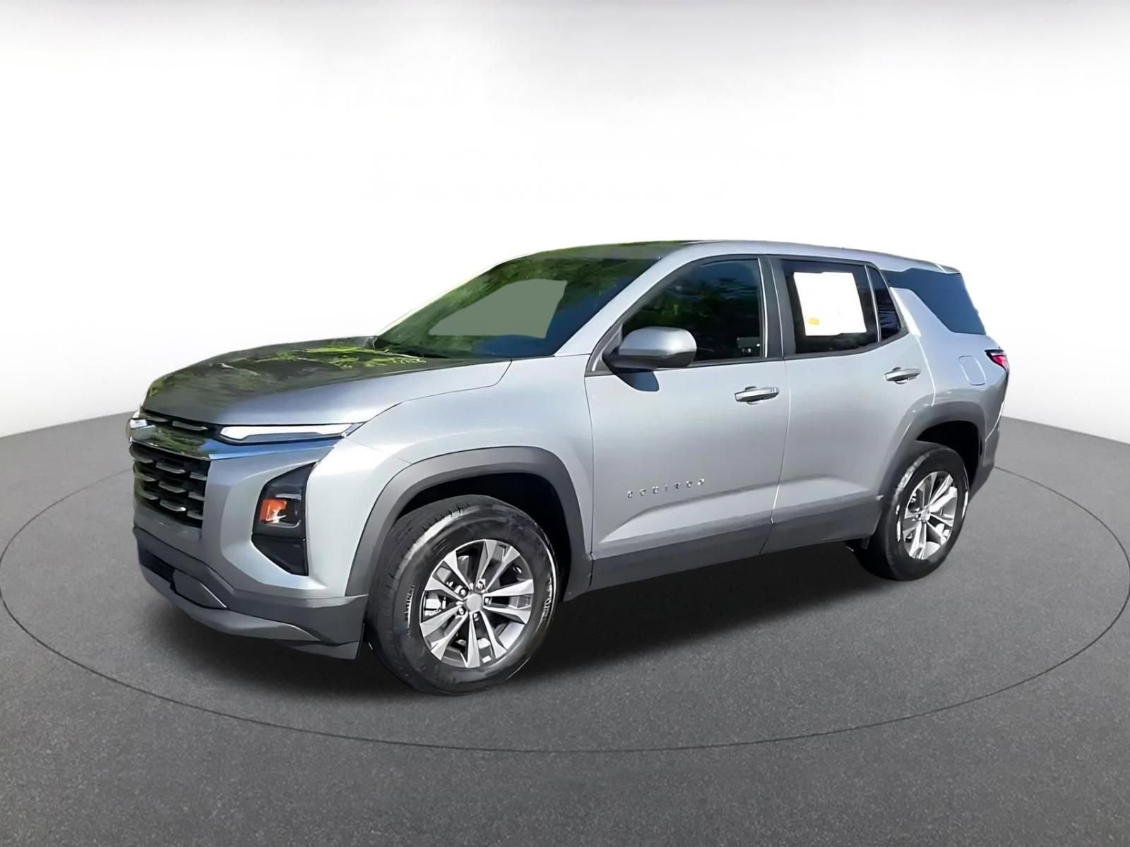 Used 2025 Chevrolet Equinox LT FWD image 8