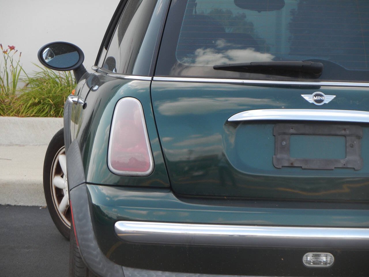 Used 2004 MINI Cooper Hardtop FWD image 1