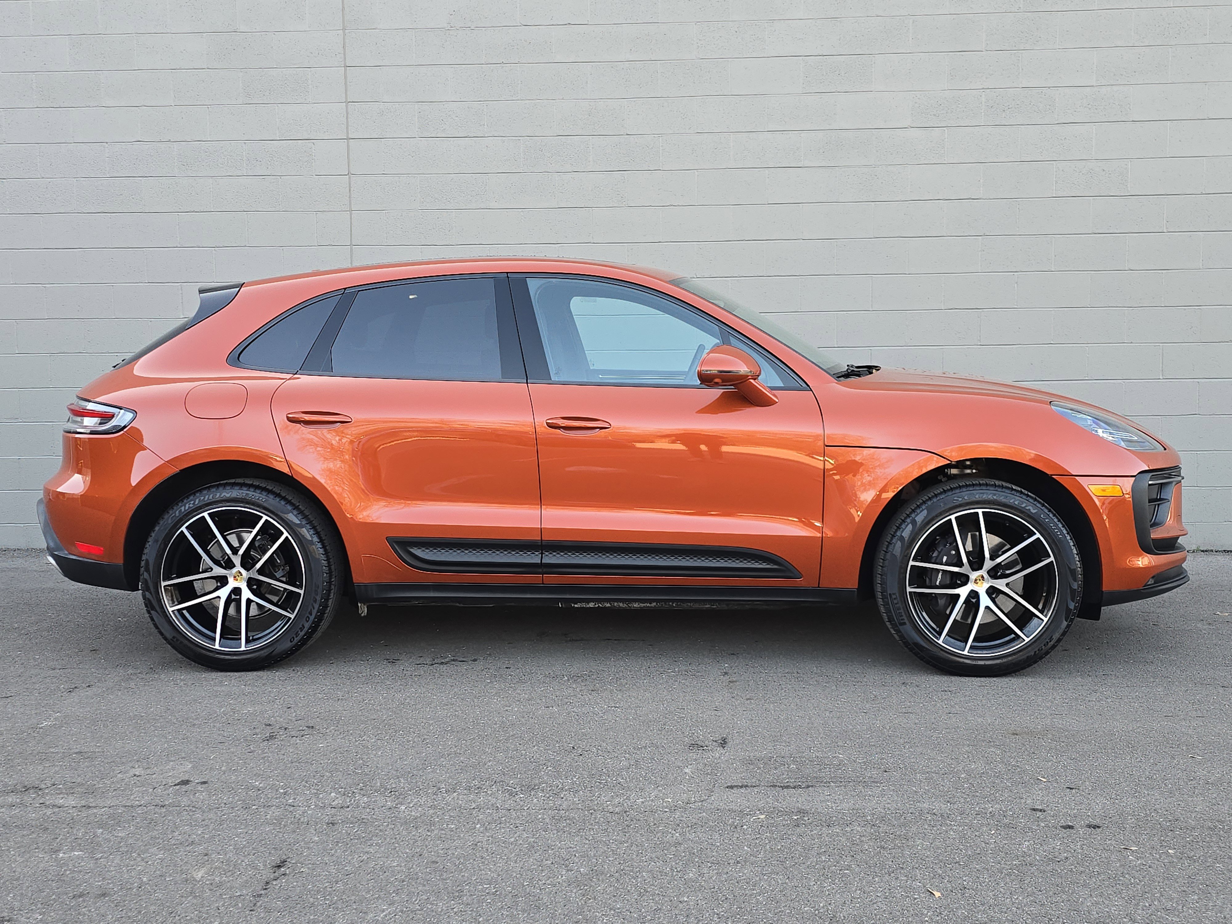 Certified 2025 Porsche Macan image 10