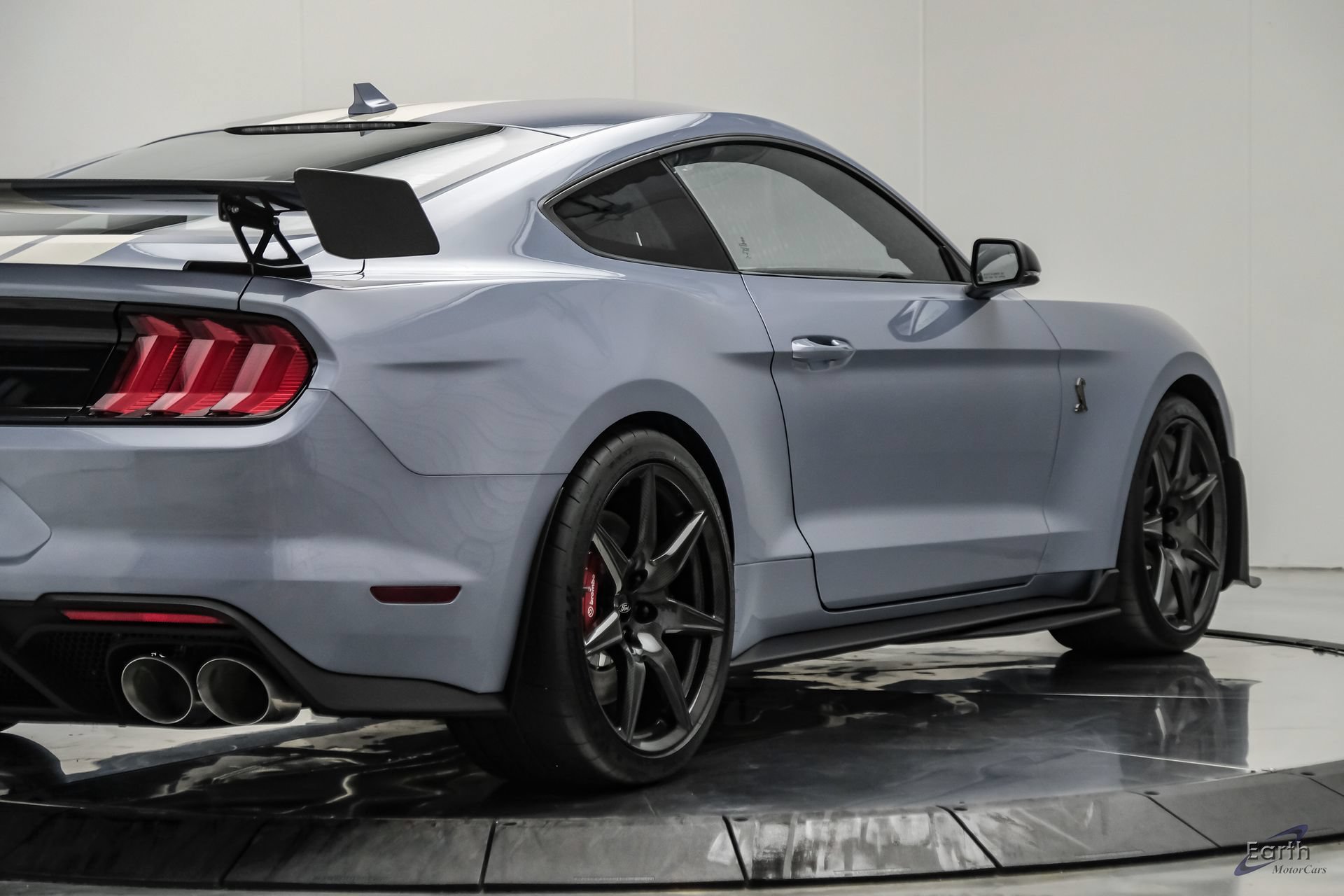 Used 2022 Ford Mustang Shelby GT500 w/ Carbon Fiber Track Pack RWD image 24