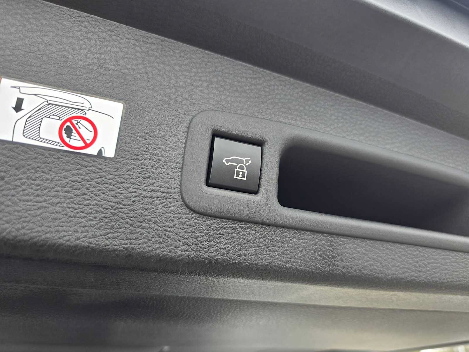 New 2026 Toyota Sienna XLE Woodland Edition AWD/4WD image 17