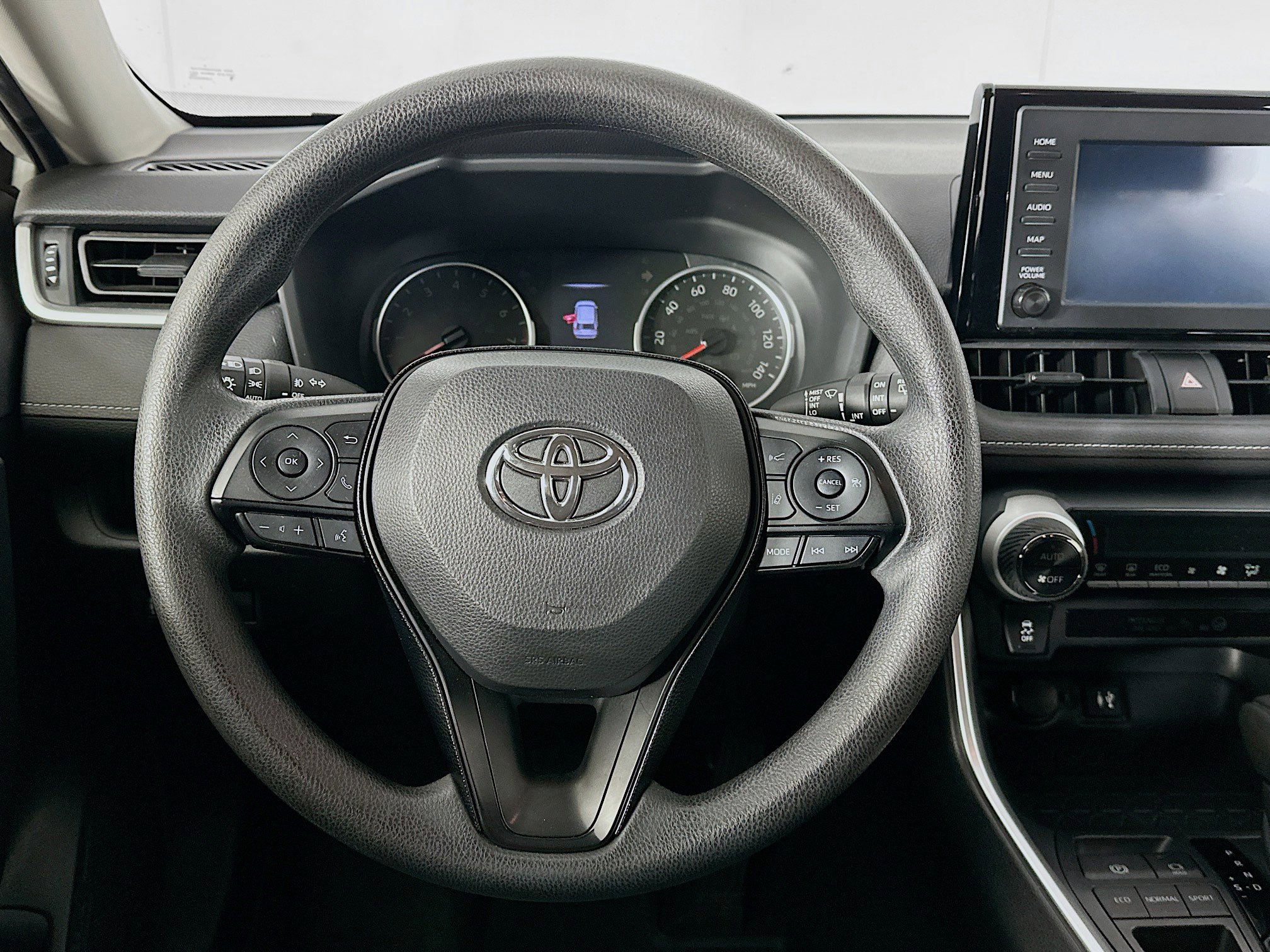 Used 2019 Toyota RAV4 XLE FWD image 18