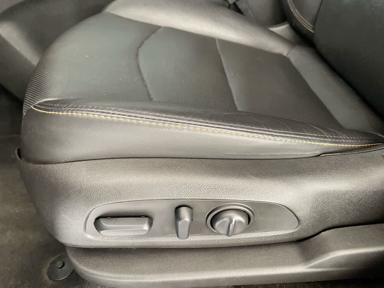 Used 2018 Chevrolet Equinox Premier AWD/4WD image 12