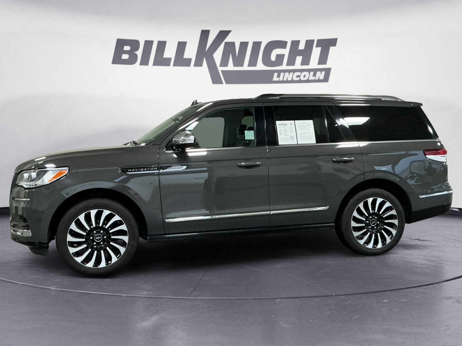 Certified 2022 Lincoln Navigator Black Label AWD/4WD image 2