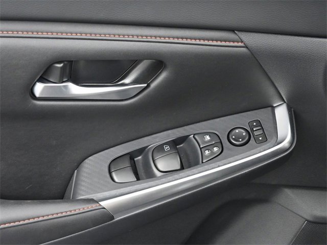 Used 2025 Nissan Sentra SR w/ SR Premium Package image 12