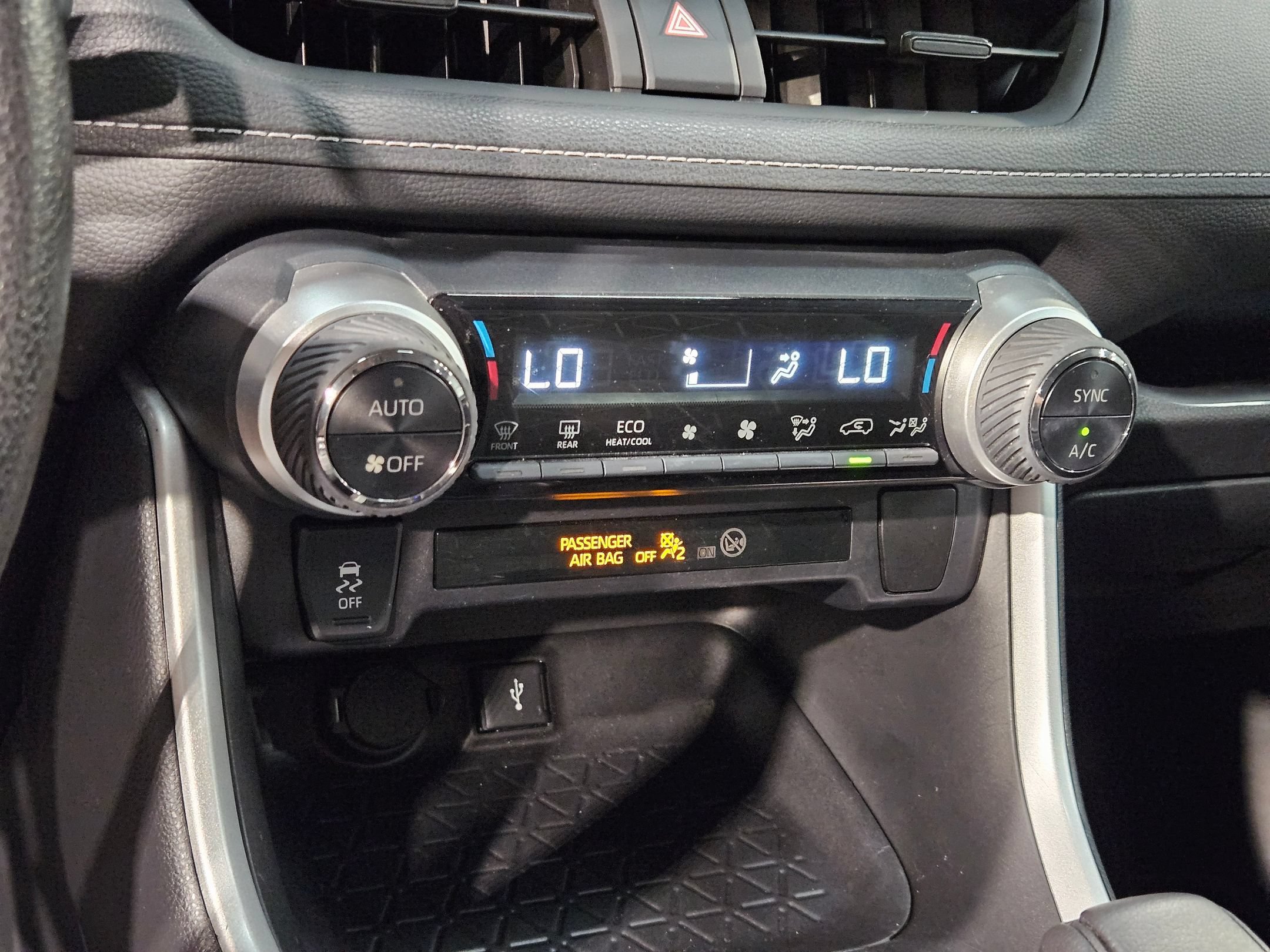 Used 2021 Toyota RAV4 XLE w/ Convenience Package AWD/4WD image 32