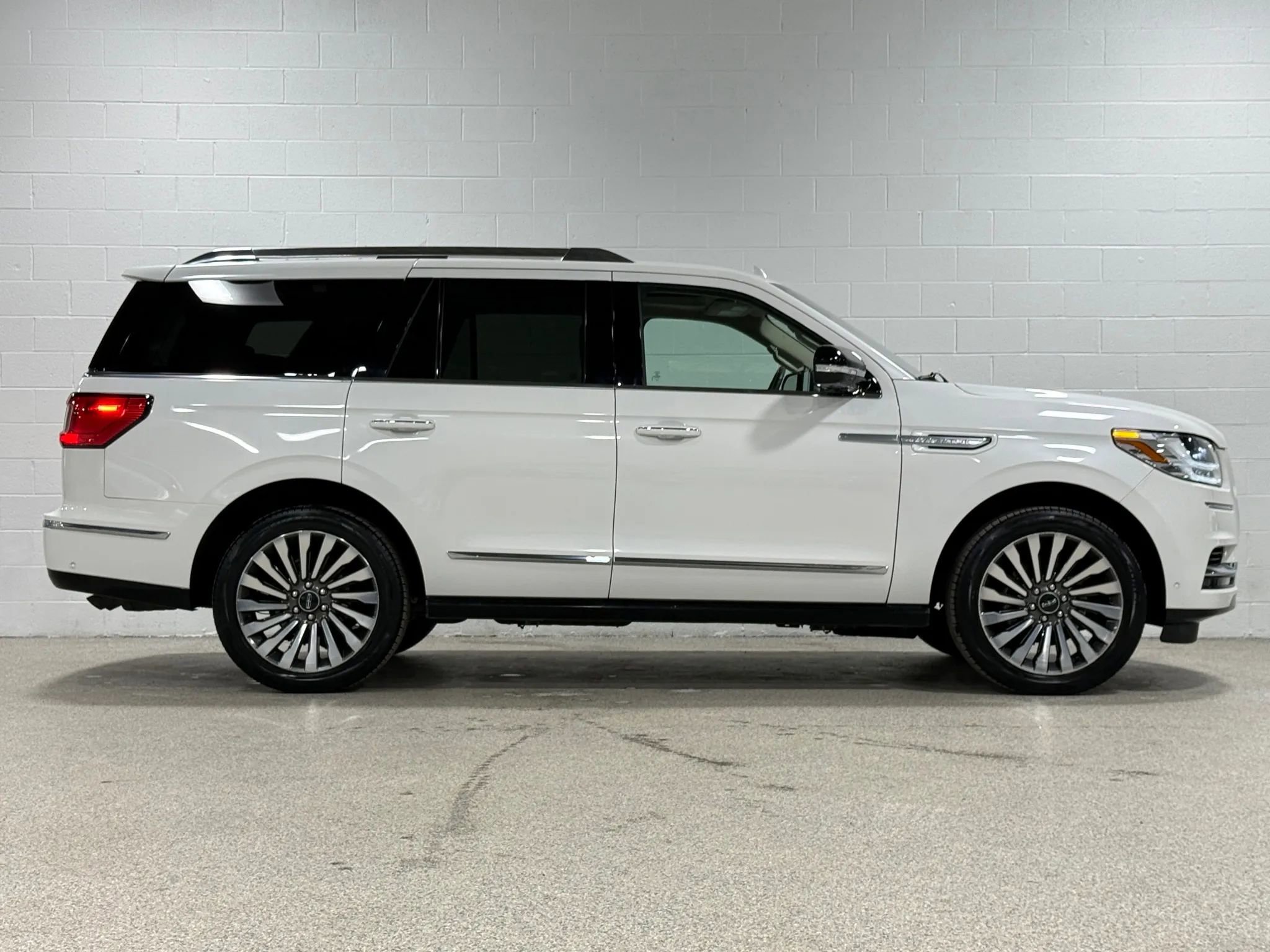 Used 2020 Lincoln Navigator Reserve w/ Luxury Package image 5