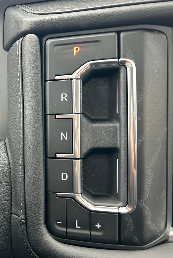 Used 2024 GMC Yukon Denali image 25