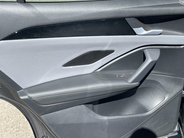 Certified 2026 Volkswagen Tiguan SE FWD image 22