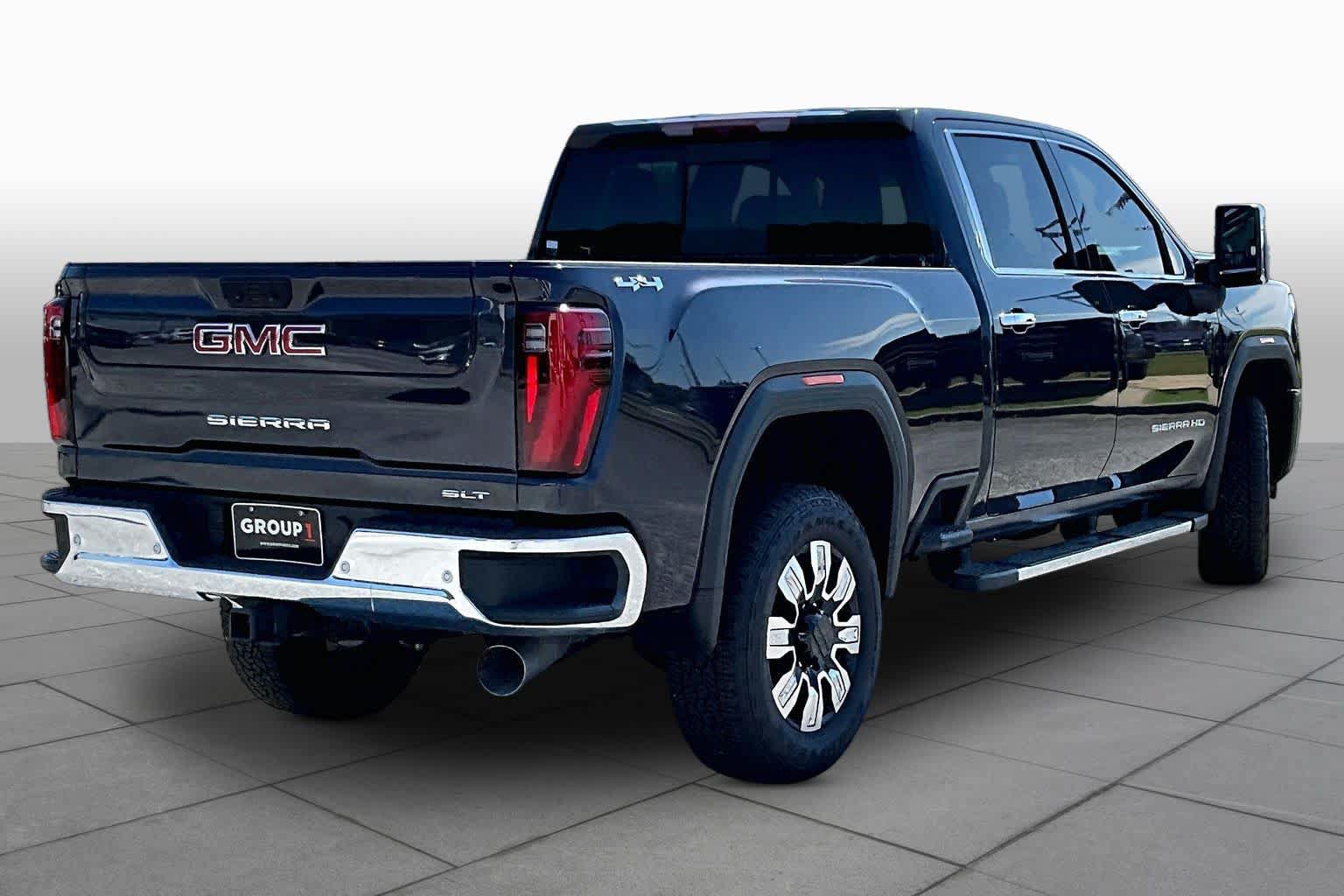 New 2025 GMC Sierra 3500 SLT w/ SLT Premium Package AWD/4WD image 4