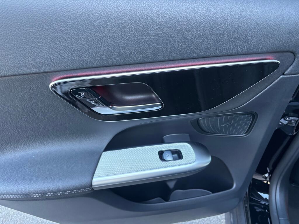 New 2026 Mercedes-Benz GLC 350e 4MATIC image 12