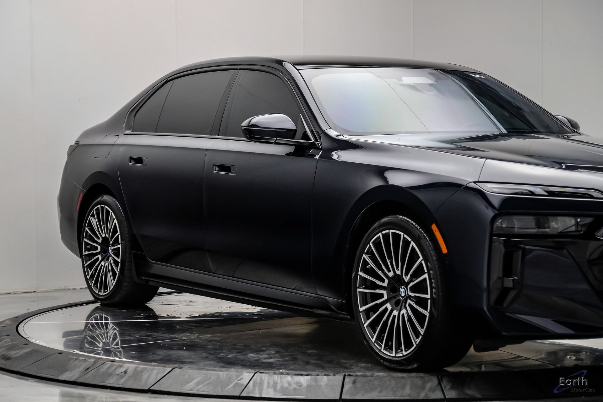 Used 2025 BMW i7 xDrive60 AWD/4WD image 27