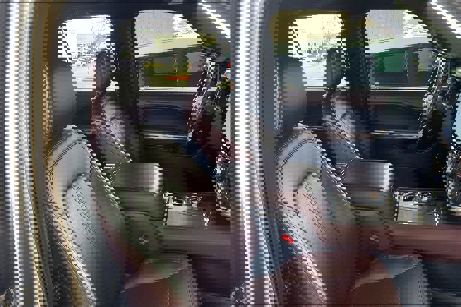 Used 2024 Ford Expedition Limited image 8