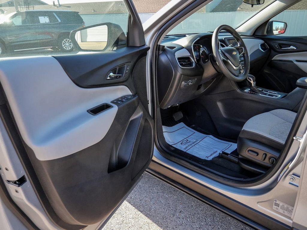 Used 2023 Chevrolet Equinox LS w/ LS Convenience Package image 26