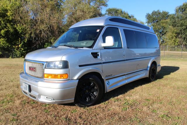 Used 2019 GMC Savana 2500 w/ Enhanced Convenience Package image 1