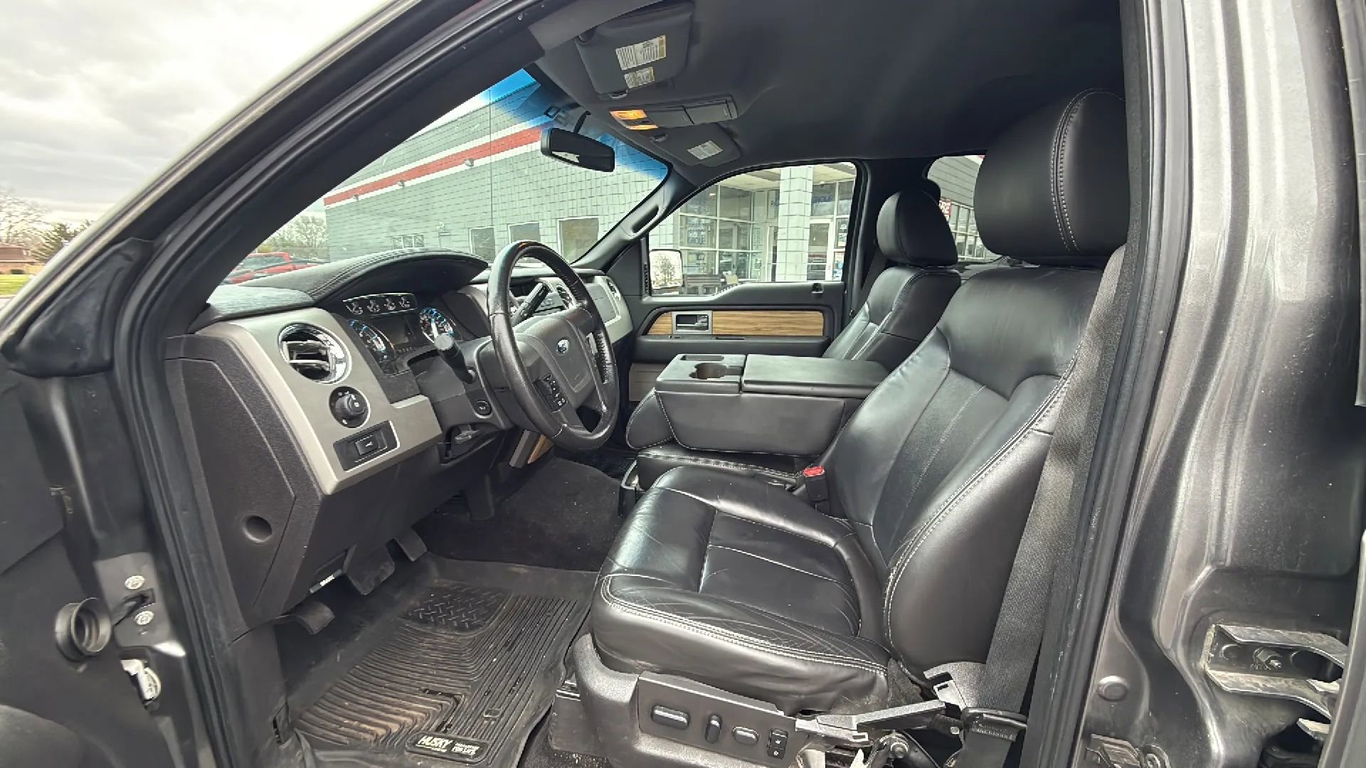 Used 2011 Ford F150 Lariat w/ Lariat Chrome Pkg image 10