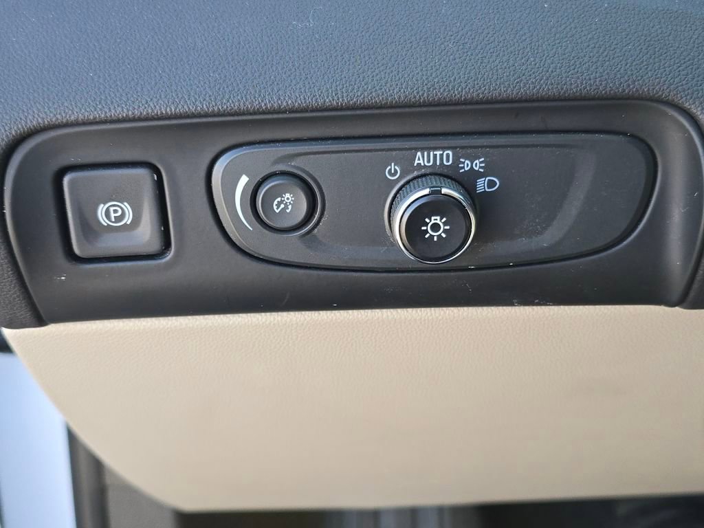 Used 2021 Buick Enclave Essence w/ Sport Touring Edition image 25