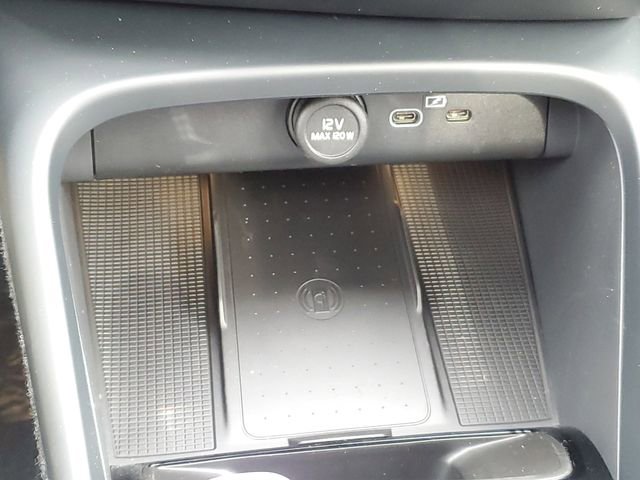 New 2026 Volvo XC40 B5 Plus w/ Protection Package Premier image 17