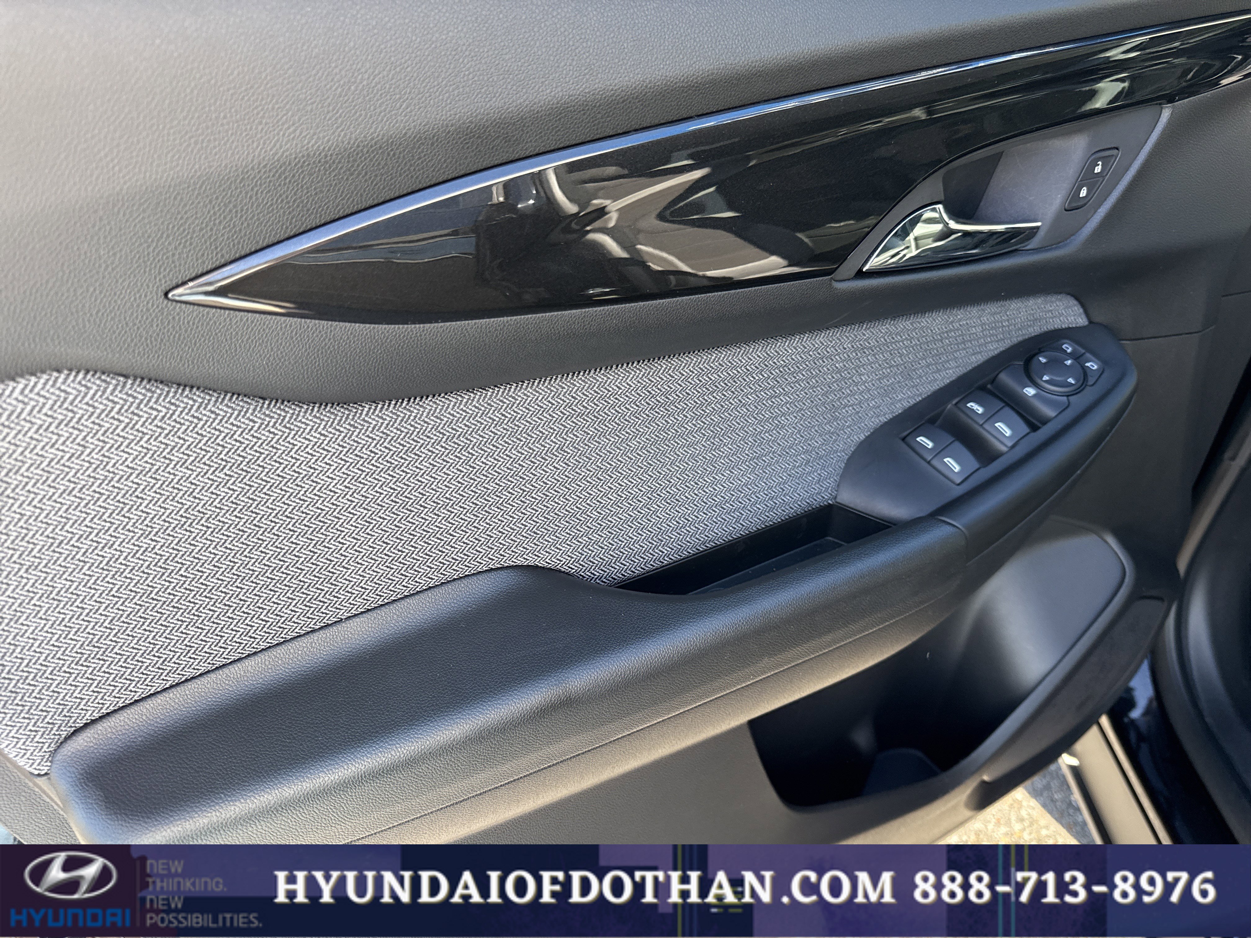 Used 2025 Chevrolet TrailBlazer LT FWD image 7