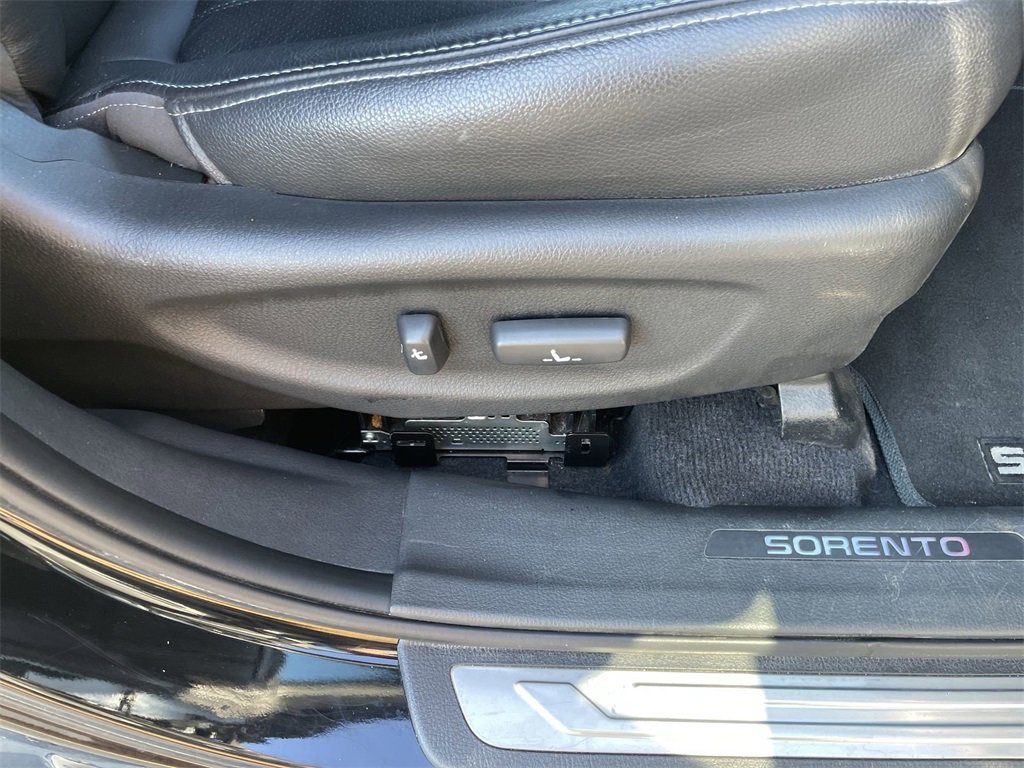 Used 2014 Kia Sorento SX w/ 3rd Row Package image 33