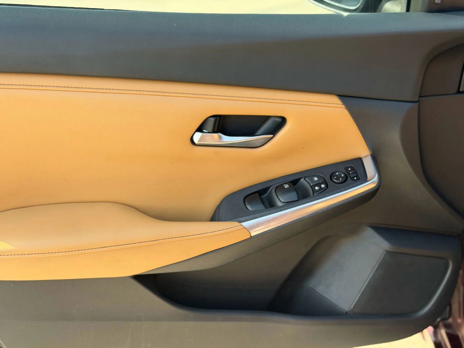 Used 2020 Nissan Sentra SV w/ SV Premium Package FWD image 7