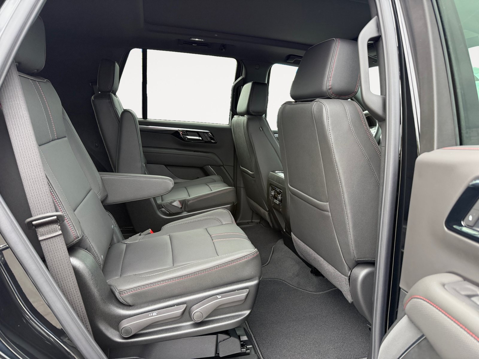 New 2026 Chevrolet Tahoe RST w/ RST Capability Package AWD/4WD image 18