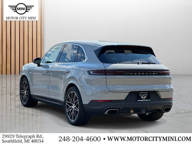 Used 2024 Porsche Cayenne AWD/4WD image 5
