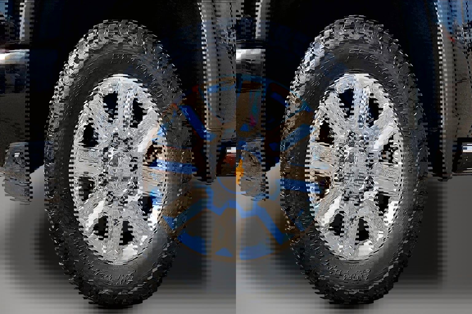 Used 2024 Chevrolet Silverado 3500 High Country w/ Technology Package image 35