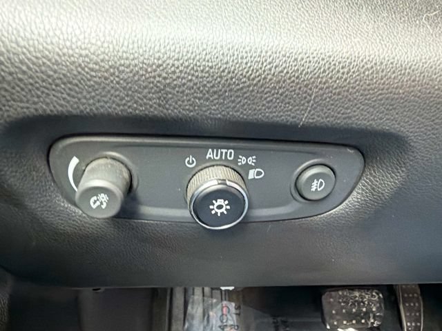 Used 2020 Chevrolet Traverse LT w/ LT Premium Package AWD/4WD image 29