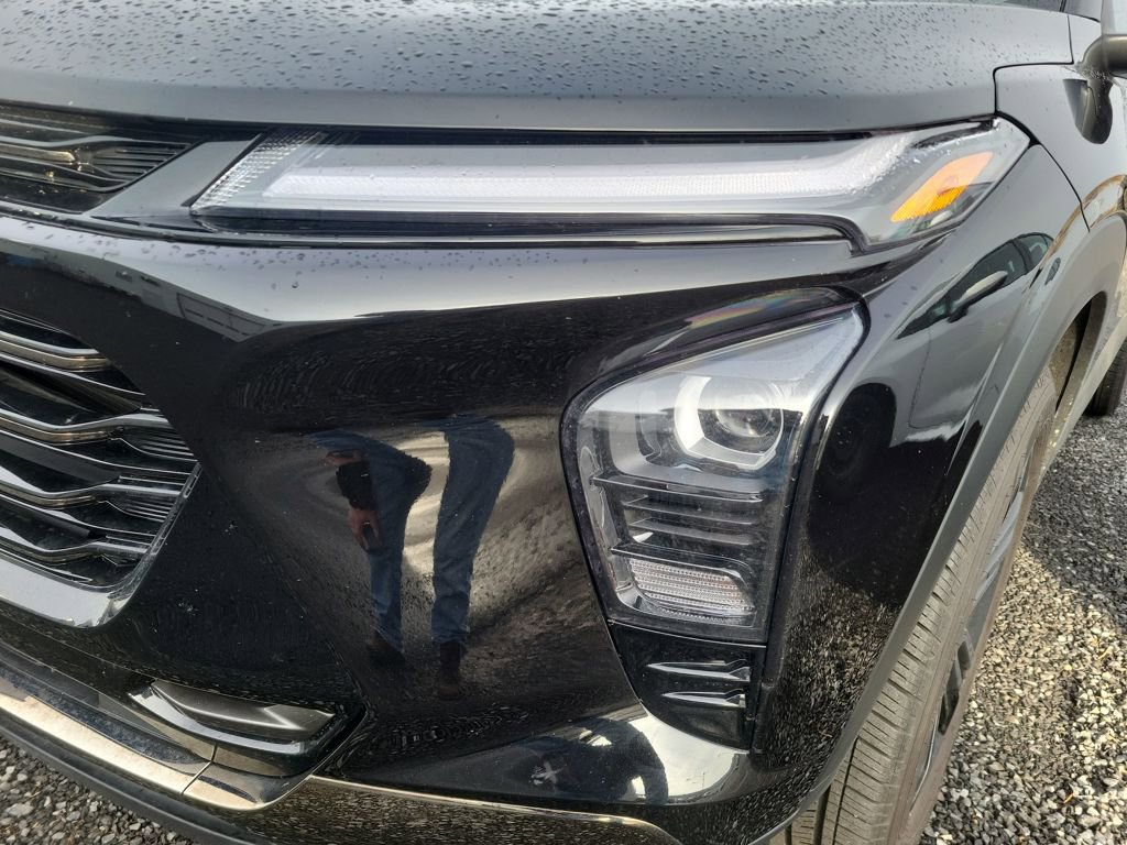 Used 2025 Chevrolet Trax ACTIV image 24