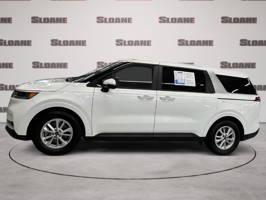 Used 2022 Kia Carnival LX FWD image 2