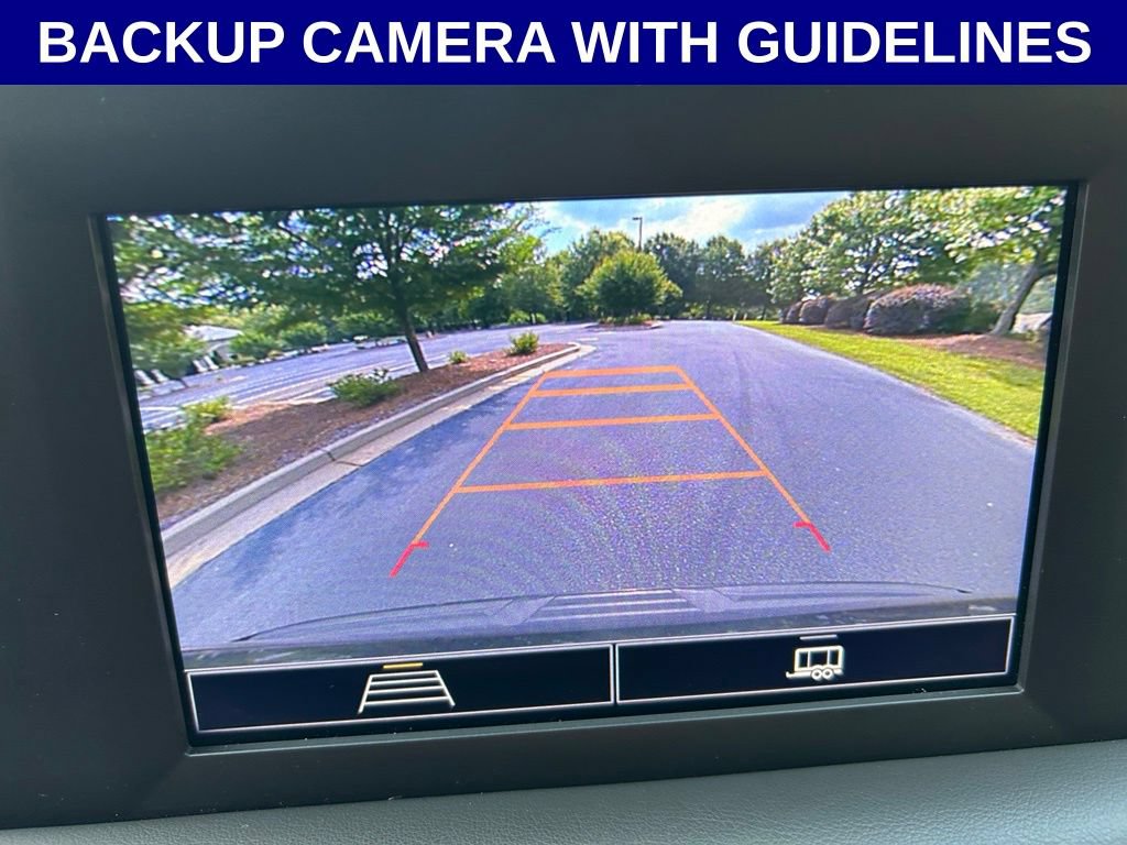 Used 2024 Chevrolet Tahoe LS RWD image 2