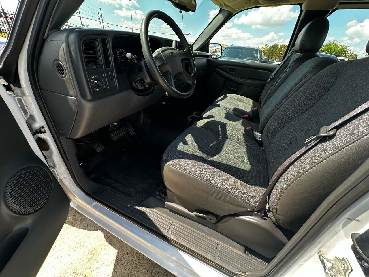 Used 2005 Chevrolet Silverado 1500 W/T RWD image 18