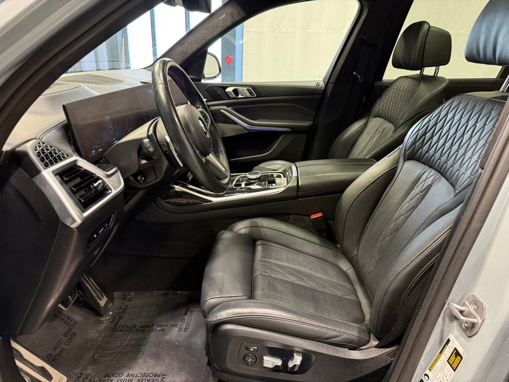 Used 2025 BMW X7 M60i image 17