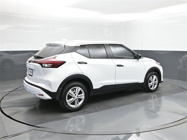 New 2025 Nissan Kicks Play S w/ Interior Electronics Package image 15