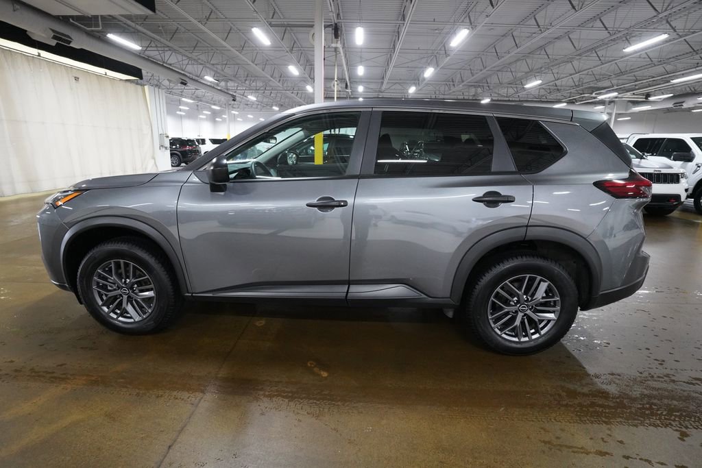 Used 2024 Nissan Rogue S image 23