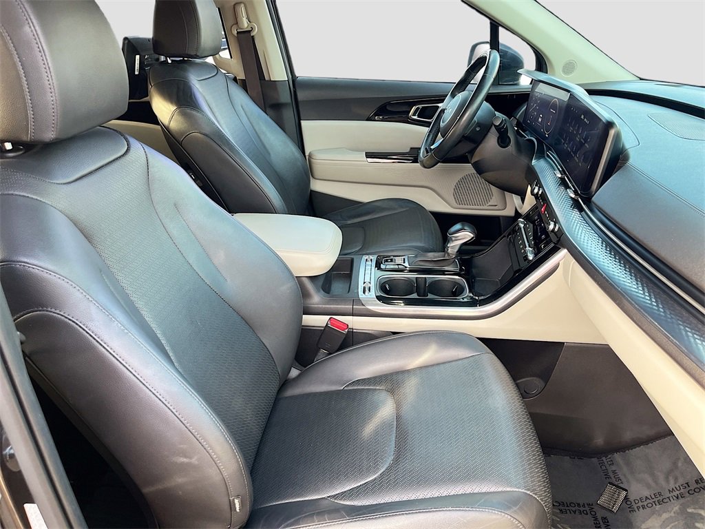 Used 2022 Kia Carnival SX Prestige image 31