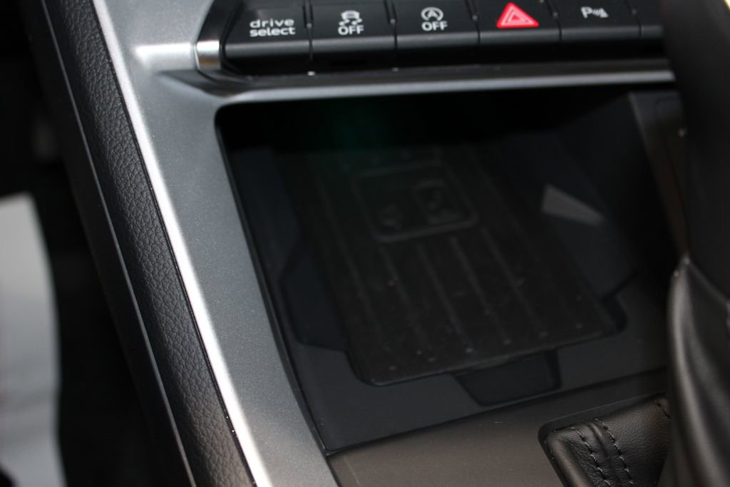 Used 2023 Audi Q3 2.0T Premium Plus w/ Premium Plus Package image 43