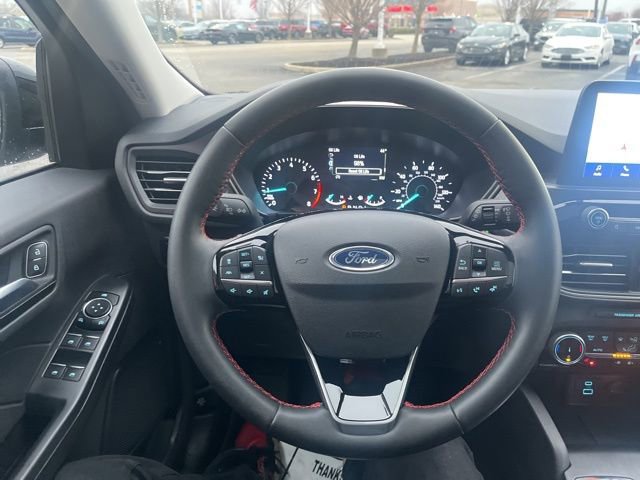 Used 2022 Ford Escape SEL w/ SEL Stealth AWD Package image 32