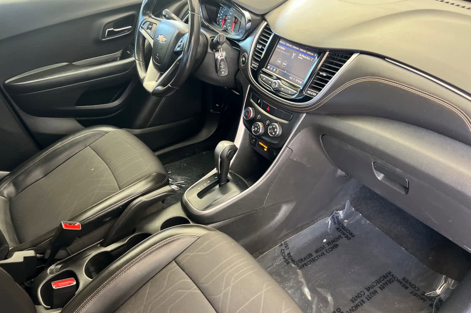 Used 2022 Chevrolet Trax LT w/ LT Convenience Package FWD image 16