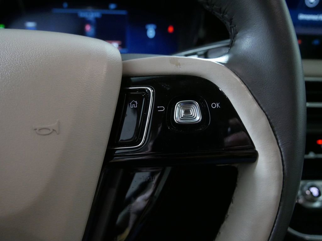 Used 2023 Lincoln Corsair Reserve w/ Jet Appearance Package image 20