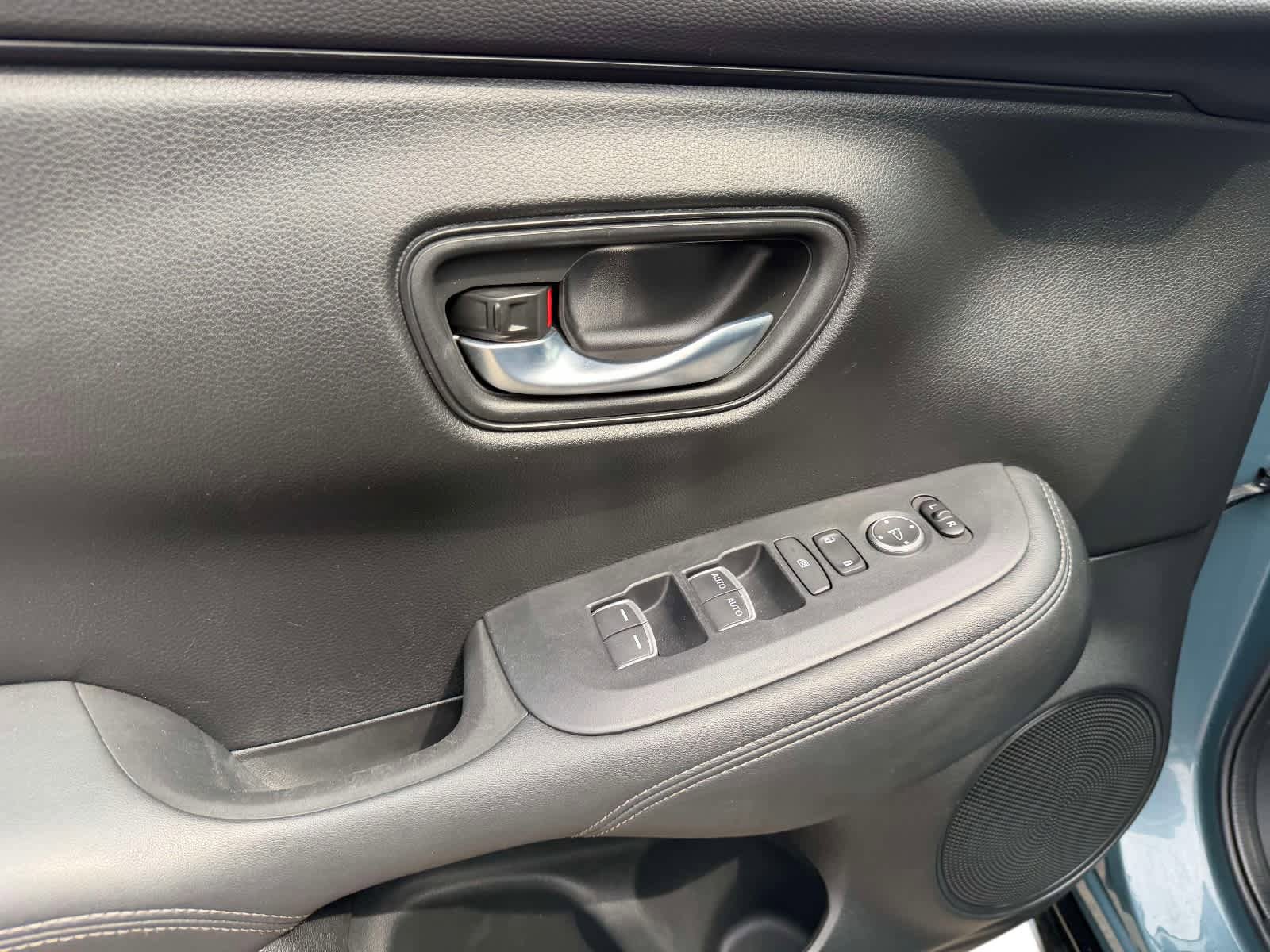 Used 2023 Honda HR-V EX-L image 16